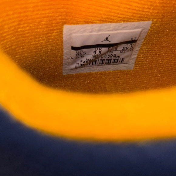 Jordan 4 Retro - Picture 8 of 10